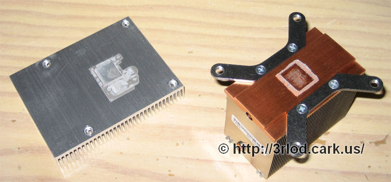 Xbox 360 heatsinks immediately after removing them from the Xbox 360. GPU on the left, CPU on the right.